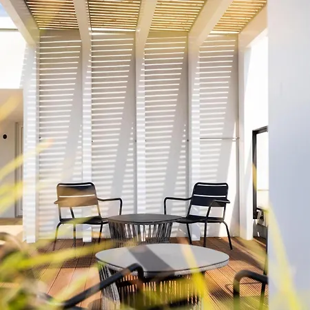 Mit Ueberdachtem Balkon